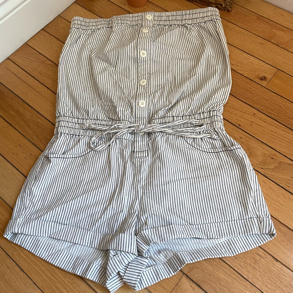 Forever 21 women romper size:S, color gray